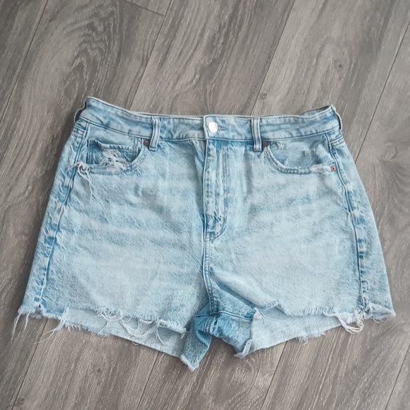 American Eagle Outfitters Light Wash Jean Shorts - Picture 1 of 6